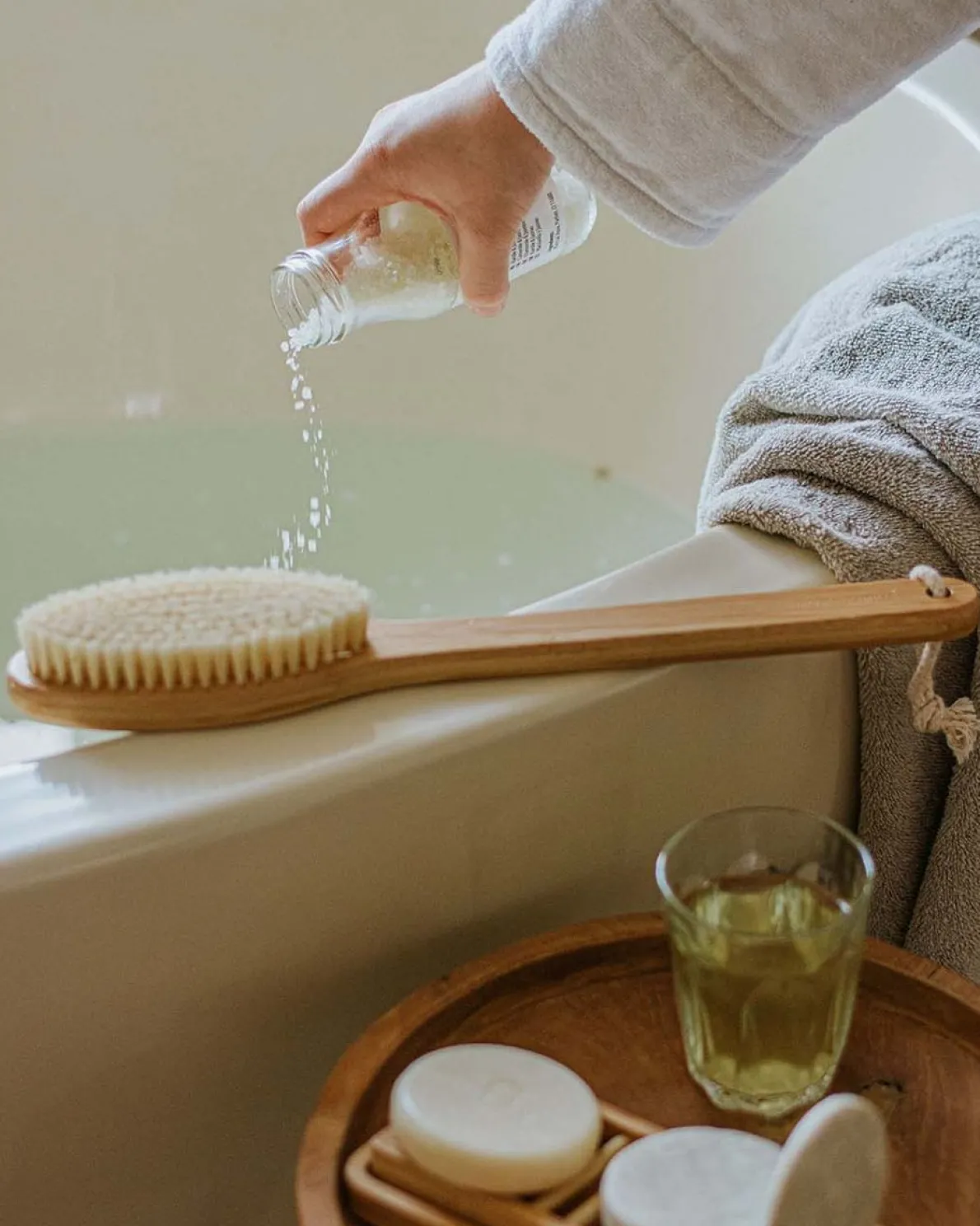 Badzout verzorgend, hibiscus & rozenblad, 240 ml