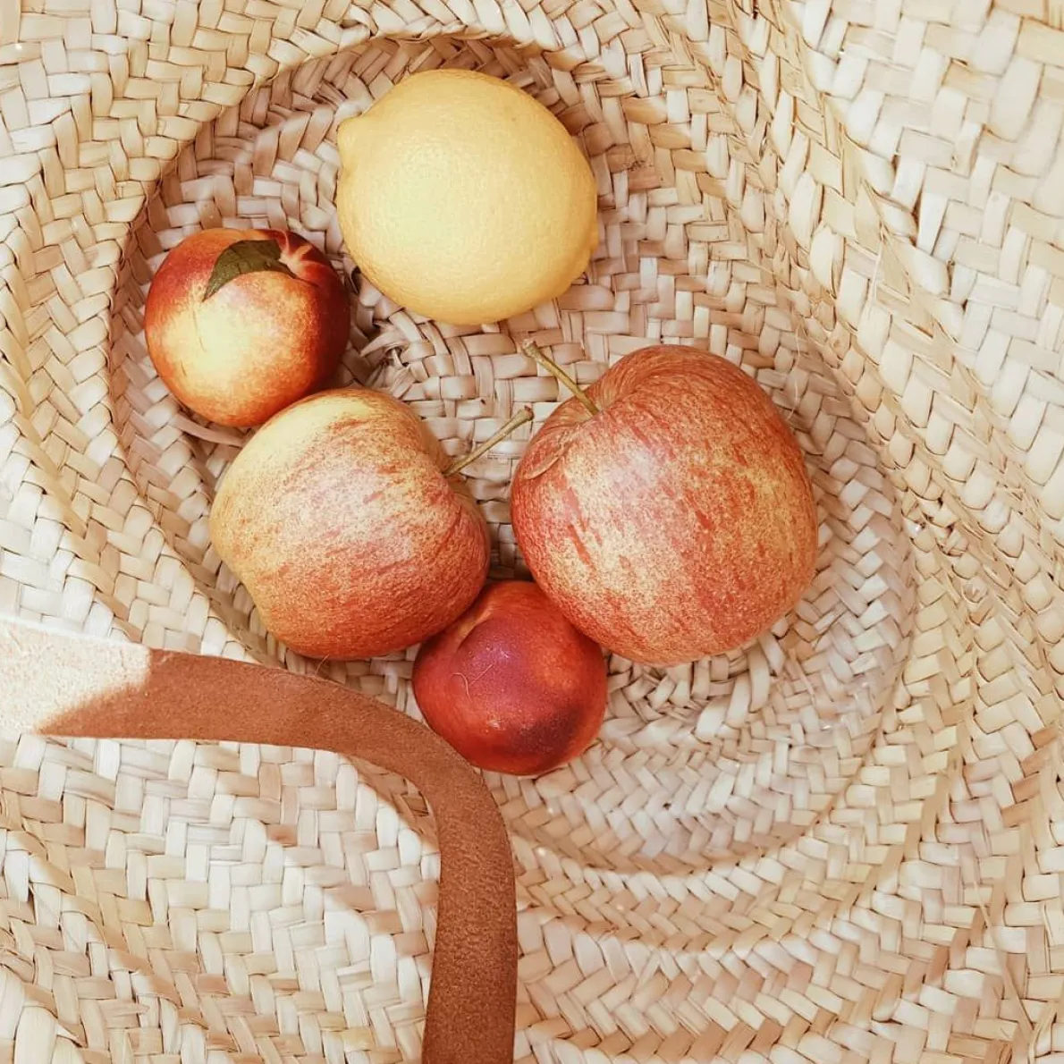 Boodschappentas, palmblad, lang lederen hengsel