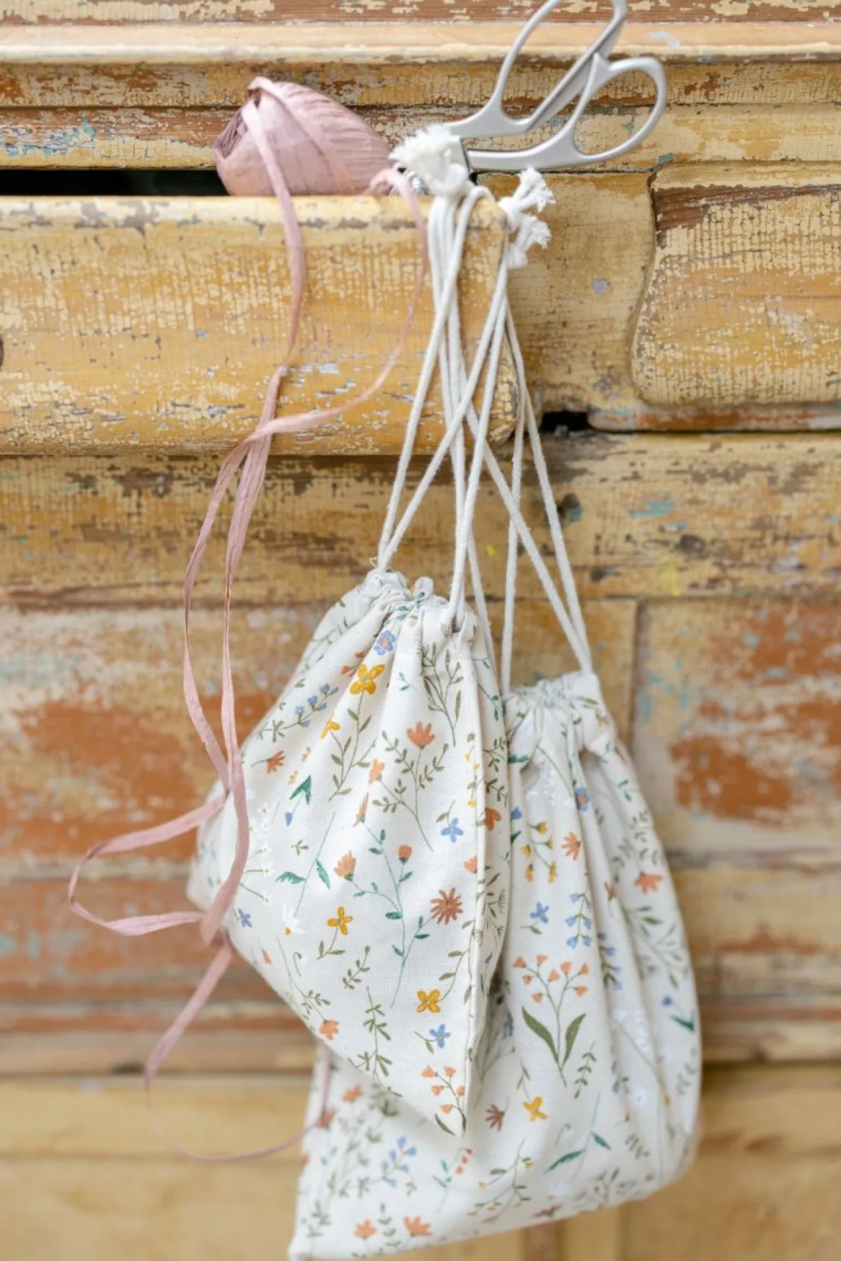 Cadeauzakje, bio-katoen, veldbloemen, 24 x 29 cm