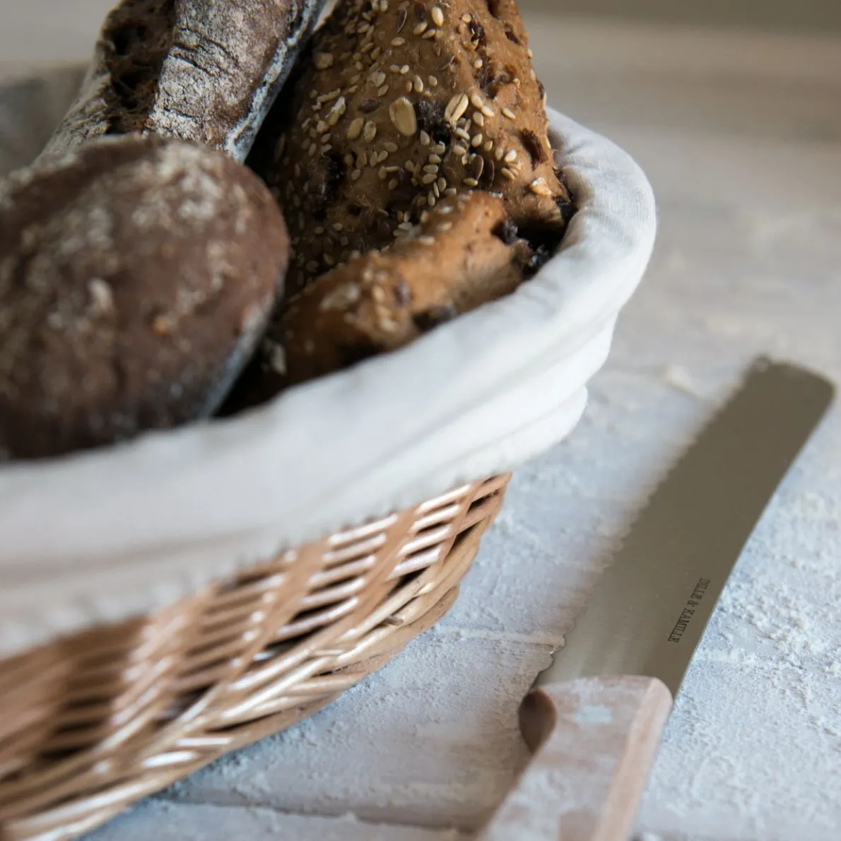 D&K broodmes, beukenhouten handvat, 32 cm