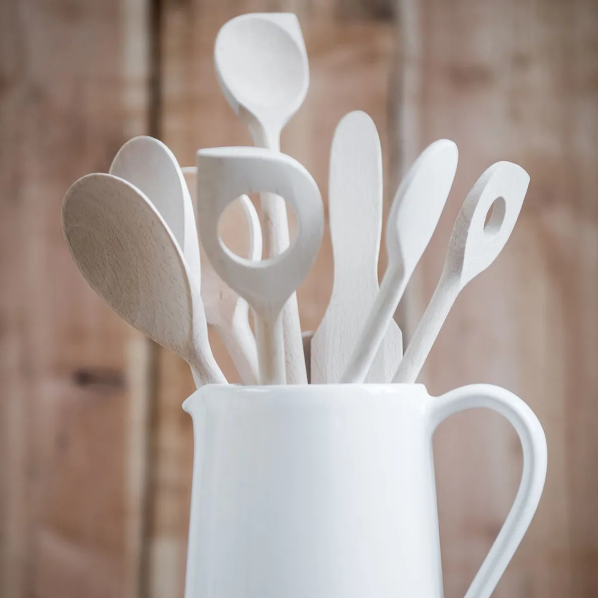 Kan, porselein, hoogte 14 cm