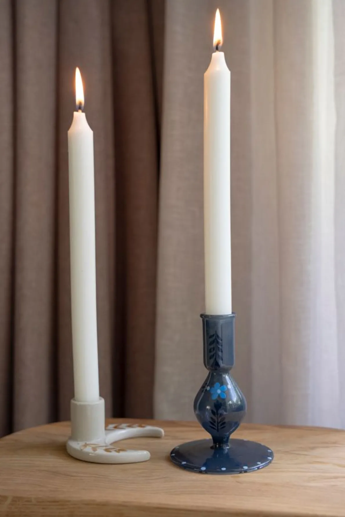 Kandelaar, beschilderd, blauw glas, bloem, 12,5 cm