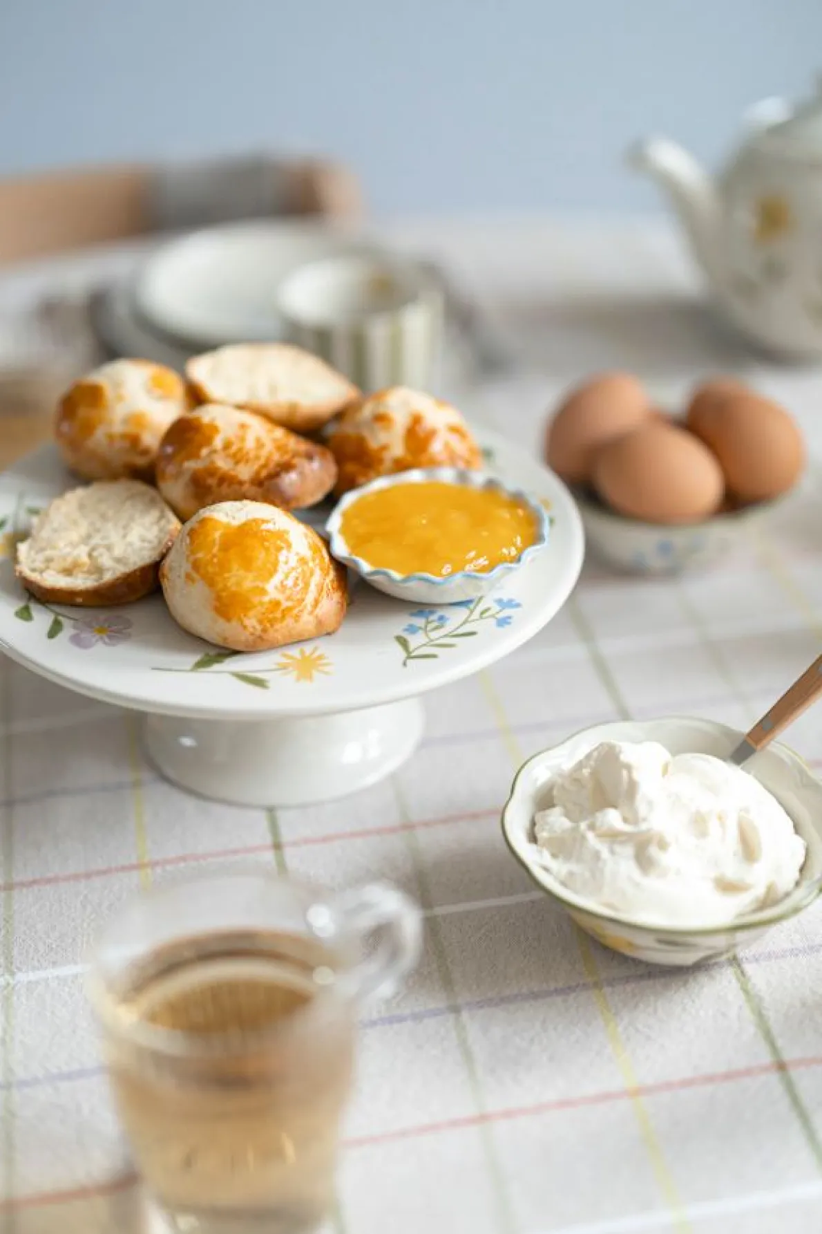 Taartplateau, steengoed, wilde bloemen, Ø 25 cm x 9,5 cm