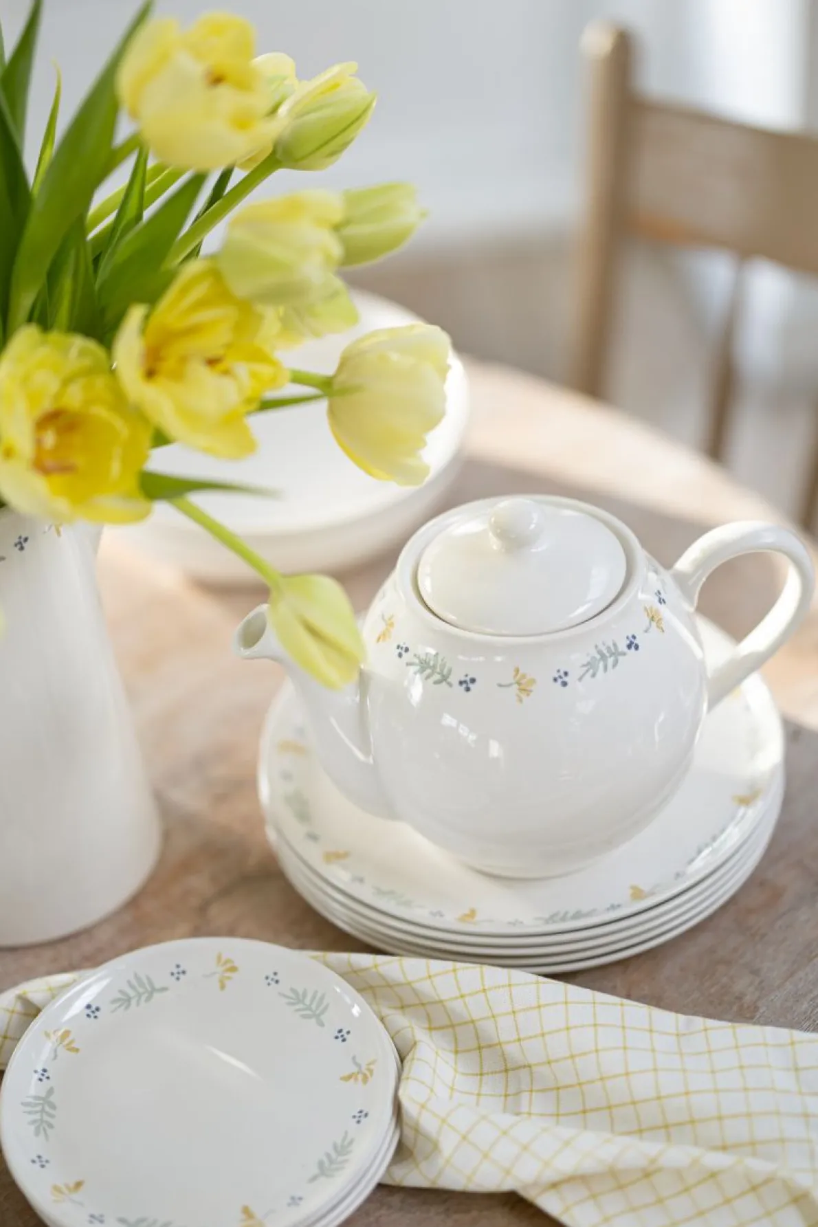 Theepot, steengoed, strooitakje, 1,5 liter