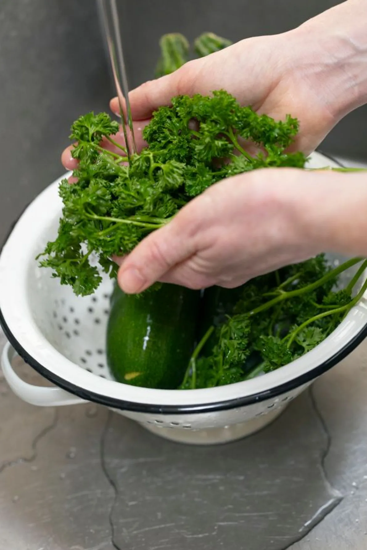 Vergiet, emaille, zwart/wit