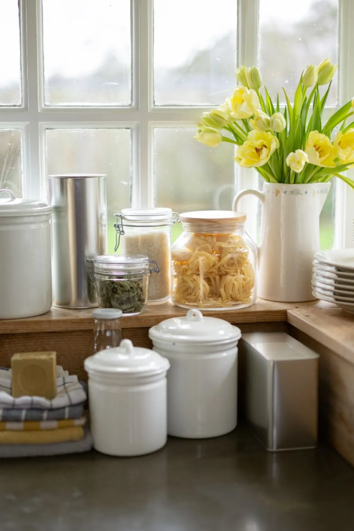 Voorraadpot met houten deksel, glas, middel