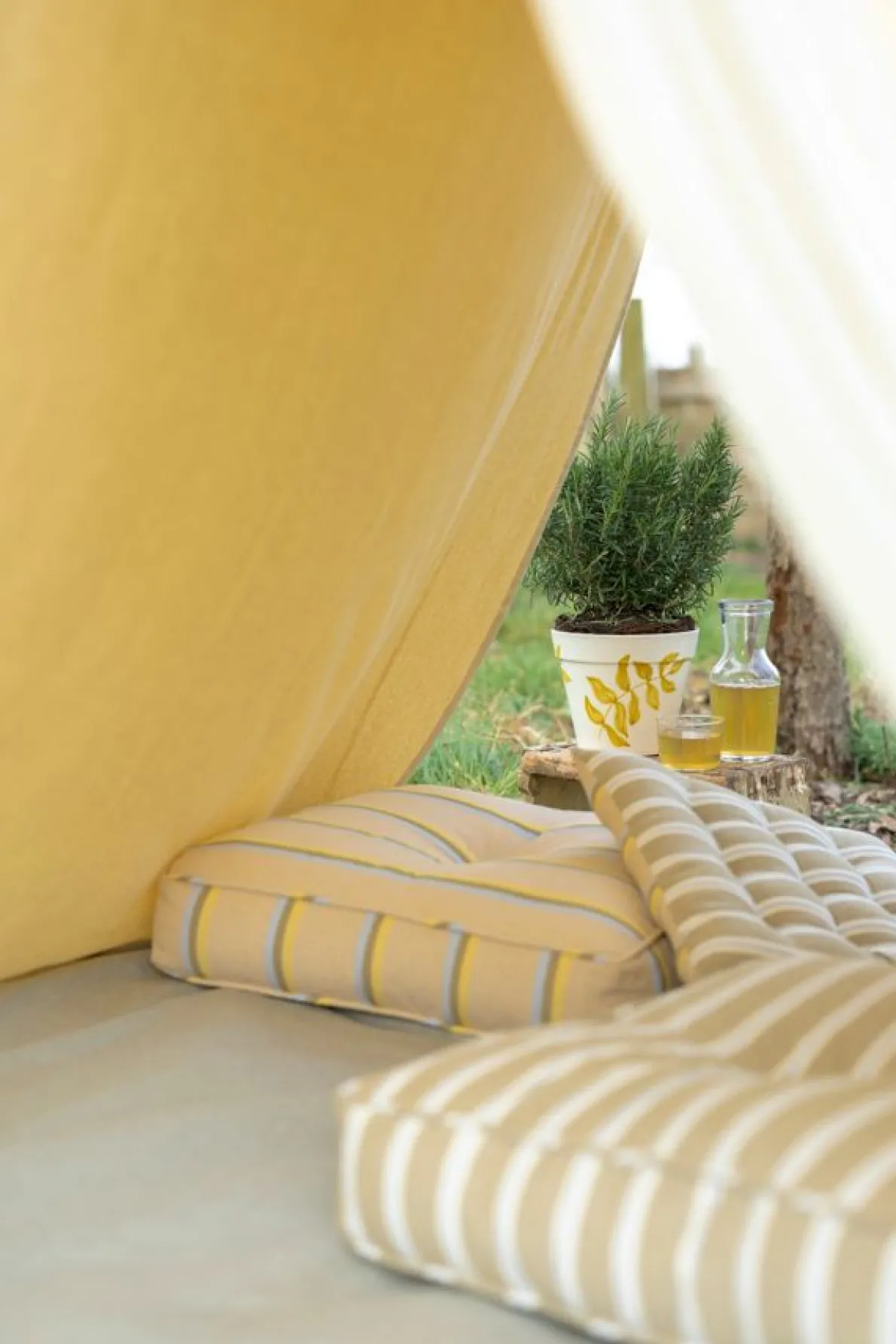 Zitmatras, GOTS bio-katoen, zand gestreept, 50 x 50 cm